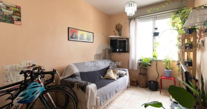 Apartamento no bairro Cristal - 3 dormitórios