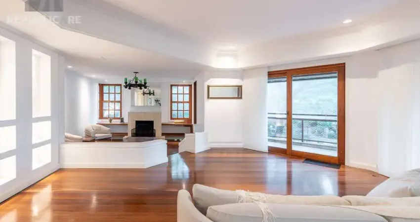 Apartamento à venda no bairro auxiliadora com 3 dormitórios e 309 m² de área útil.