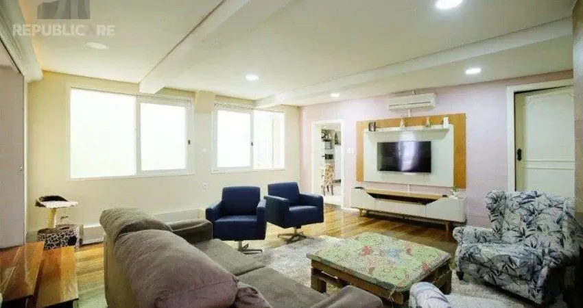 Casa residencial à venda no bairro azenha com 235 m² e 4 dormitórios/quartos.