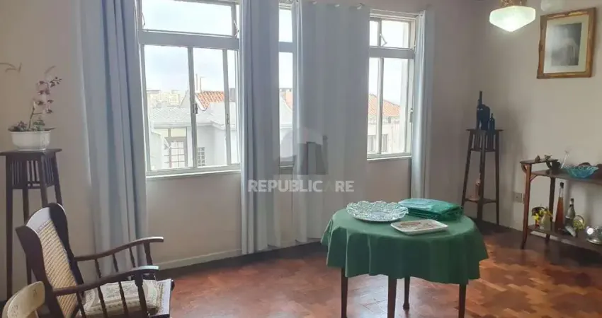 Apartamento de 3 quartos no bairro Independência em Porto Alegre