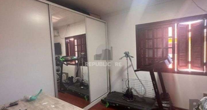 Casa em condomínio fechado com 3 quartos à venda na Avenida Edgar Pires de Castro, 1286, Hípica, Porto Alegre