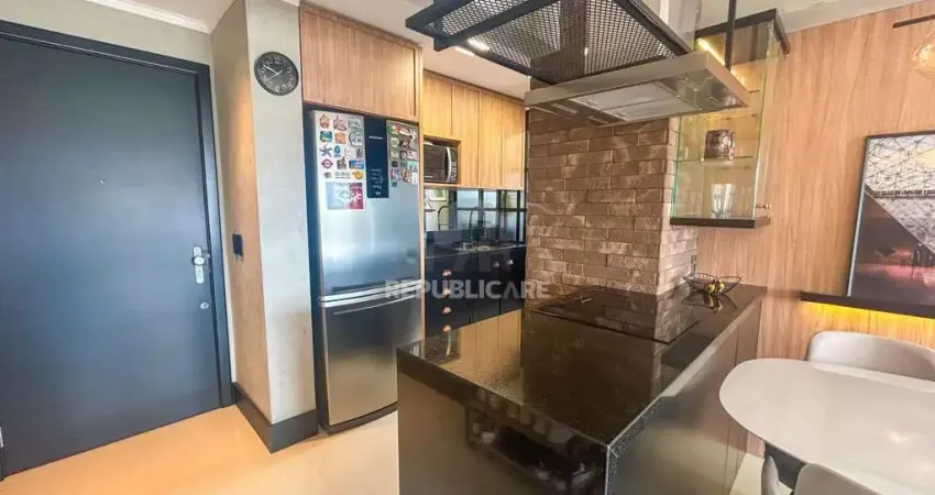 Excelente Apartamento 3 dormitórios, 2 vagas, condomínio Plaza Cristal