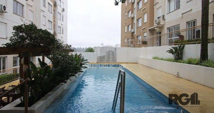 Apartamento no Urbano Menino Deus de 1 dormitório vaga e pátio