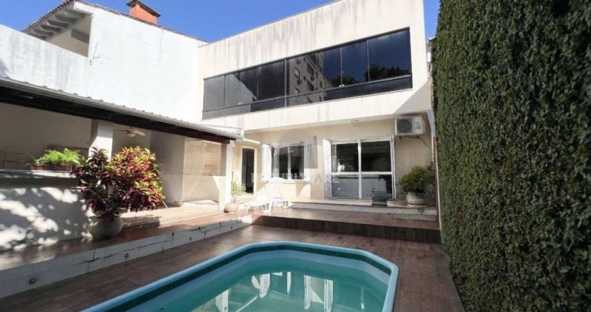 Casa com 3 quartos, 3 suítes á 700m do Iguatemi bairro Passo da Areia!