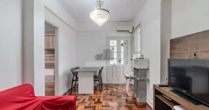 Apartamento 2 dormitórios no Centro Histórico