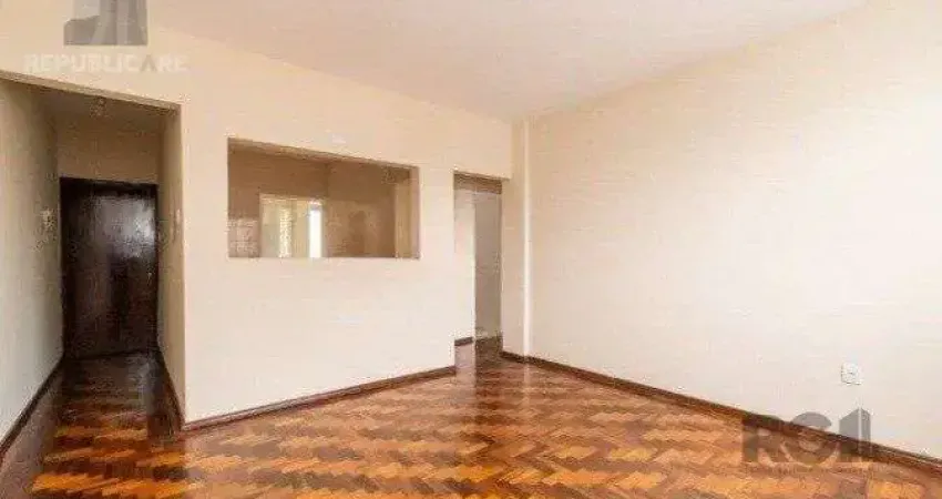 Apartamento à venda no centro histórico com 62 m² e 2 dormitórios/quartos disponíveis.