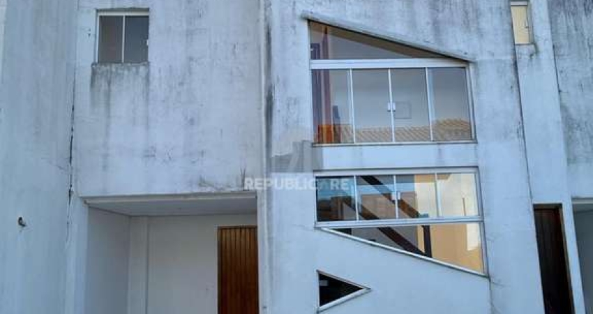 Sobrado 2 dormitórios à venda Restinga Porto Alegre/RS