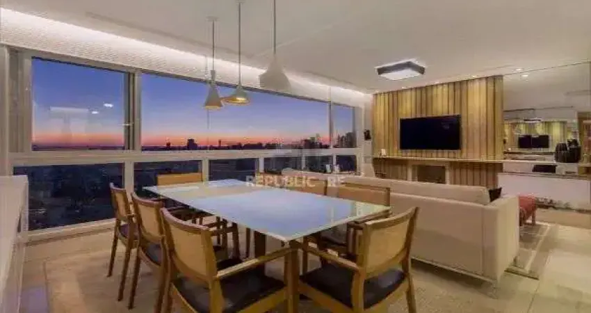 Vende-se amplo apartamento com 3 suítes, 126m² e 2 vagas - Petrópolis
