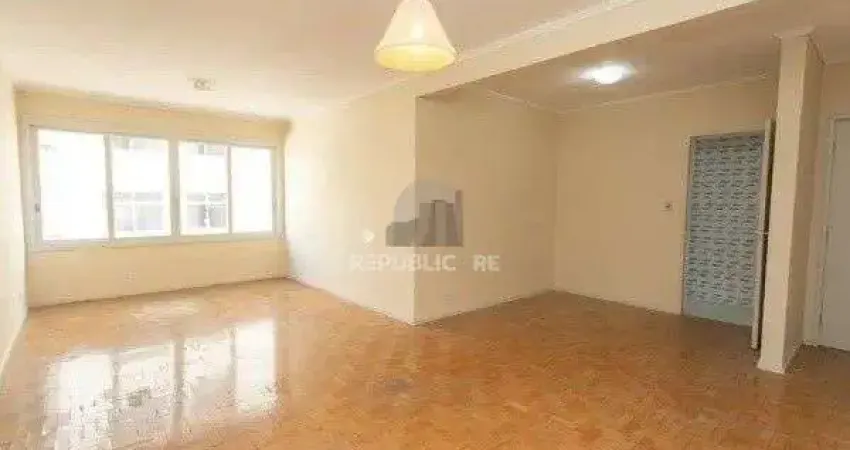 Vende-se apartamento com 3 quartos, 1 suíte, 2 vagas e 116m² - Moinhos de Vento
