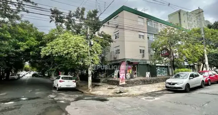Apto de 01 dorm no Passo da Areia, sala, cozinha, banheiro e área.