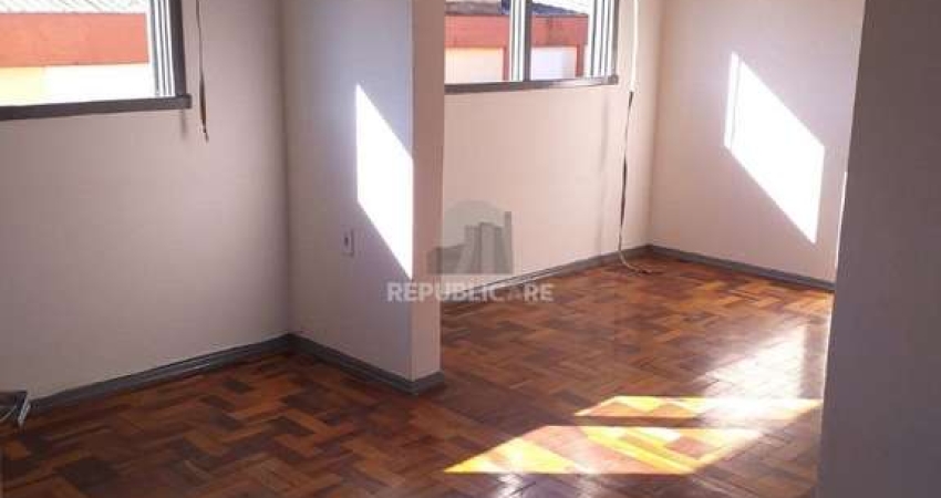 Apartamento com 3 dormitórios, 1 vaga, no bairro Camaquã, Porto Alegre, RS