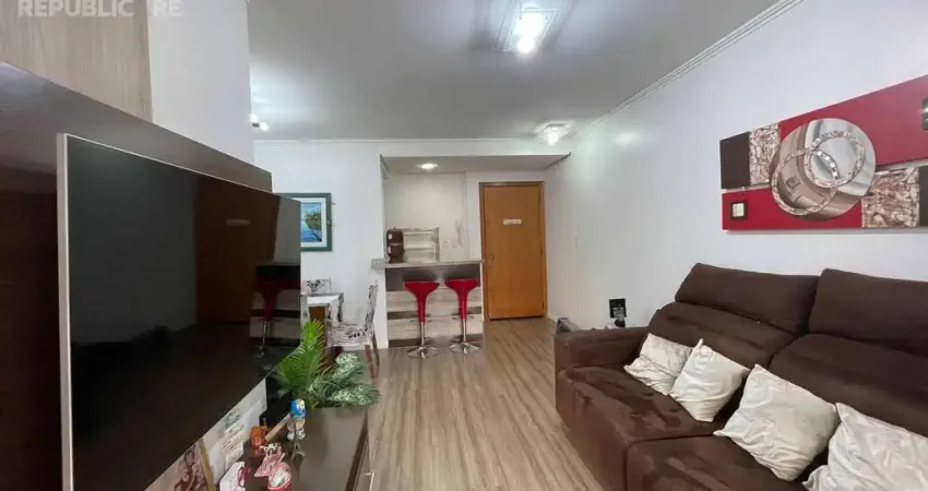 Apartamento à venda no centro histórico com 87m² e 3 dormitórios/quartos disponíveis.