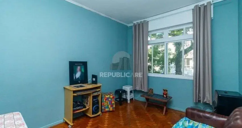 Apartamento à venda no bairro azenha com 60 m² e 2 dormitórios/quartos disponíveis.