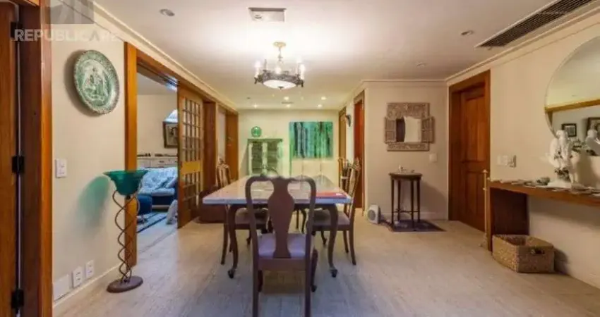 Cobertura à venda no bairro bela vista com 304 m² e 3 dormitórios/quartos.