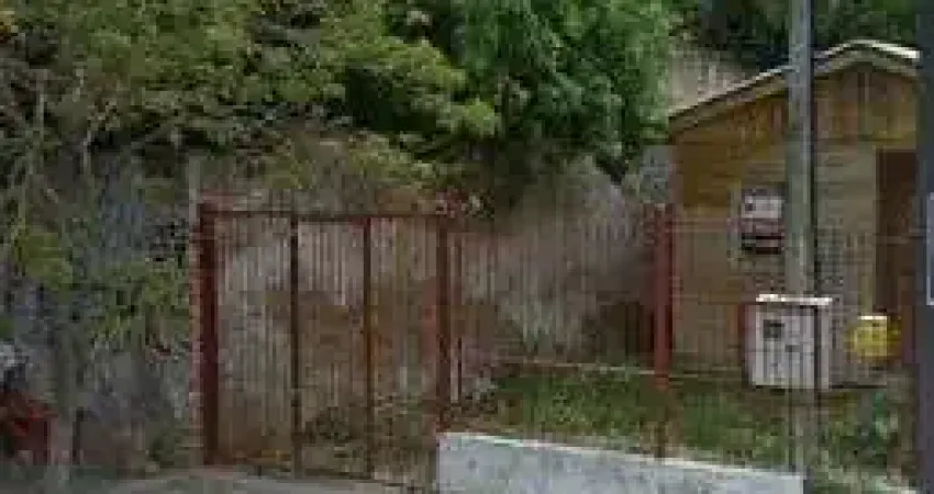 Terreno em azenha à venda, área total de 435 m², ideal para construção.