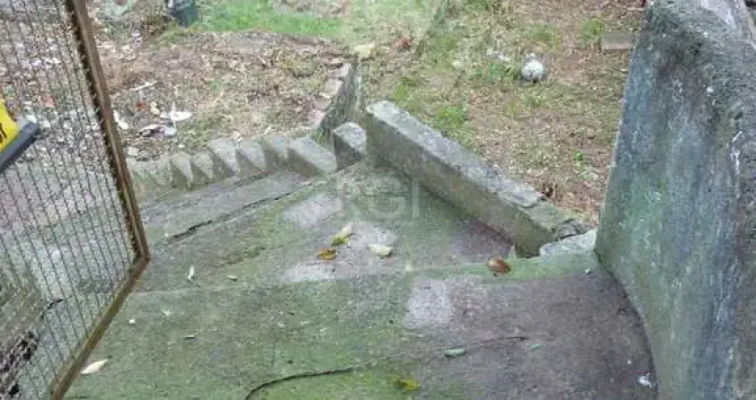 Terreno à venda no bairro teresópolis com área disponível para construção.