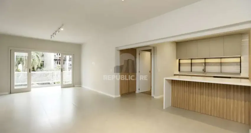 Apartamento 03 dormitórios revitalizado no Moinhos de Vento em Porto Alegre.