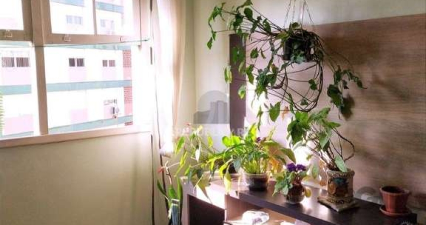 Apartamento de 2 dormitórios com vaga no bairro Petrópolis