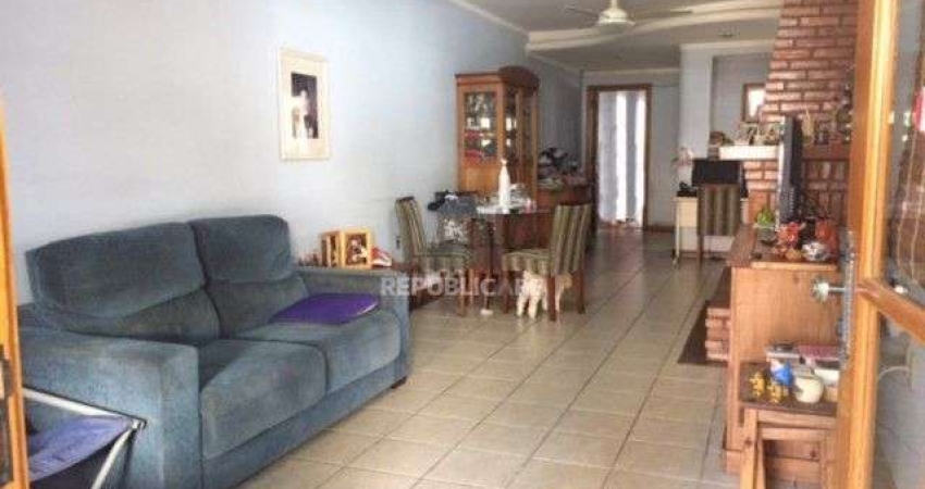 Casa para Venda - 280m², 3 dormitórios, sendo 1 suites, 3 vagas - Bela Vista