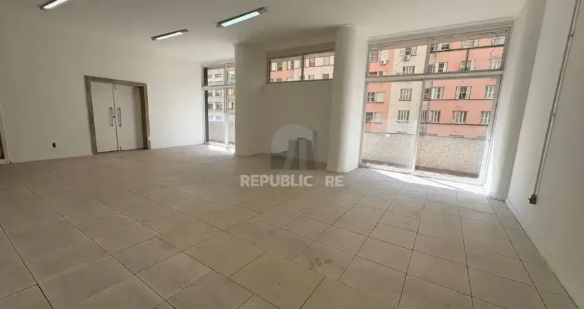 Escritório à venda no centro histórico com 822 m² de área útil disponível