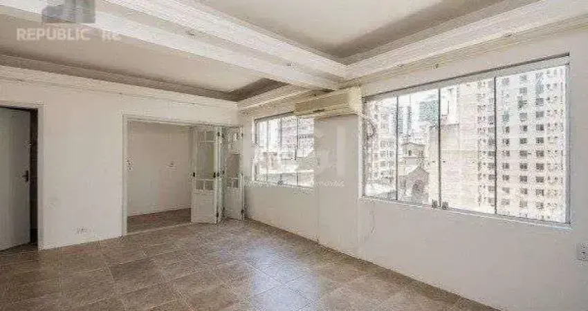 Apartamento à venda no centro histórico com 1 dormitório e área de 43 m²