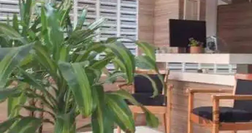 Apartamento à venda no centro histórico com 81 m² e 2 dormitórios/quartos disponíveis.