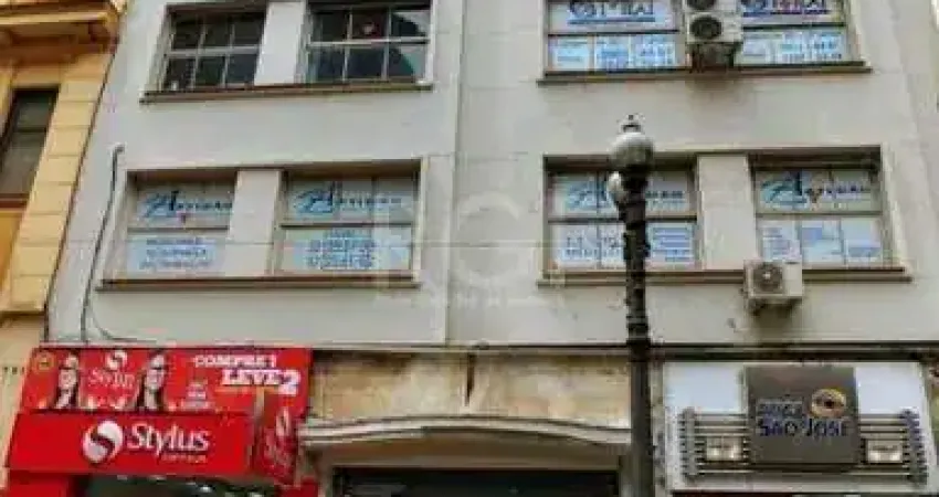 Escritório à venda no centro histórico com 78m² de área útil disponível.