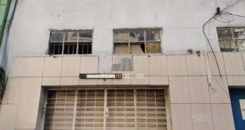 Prédio na Duque de Caxias, desocupado espaço amplo. Preço atrativo.