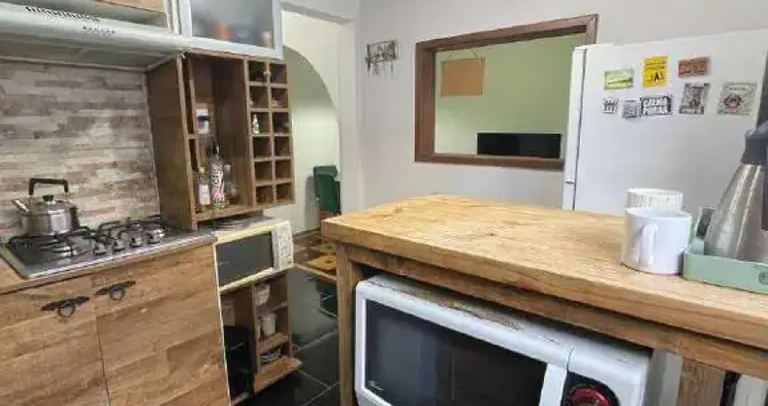 Apartamento à venda no centro histórico com 65 m² e 2 dormitórios/quartos disponíveis.
