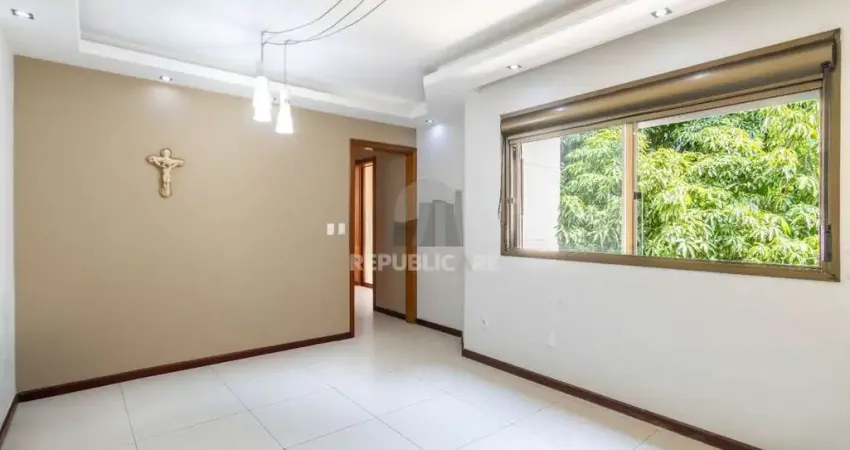 Apartamento com 2 dormitórios (1 suíte) e 1 vaga no Bairro Bela Vista
