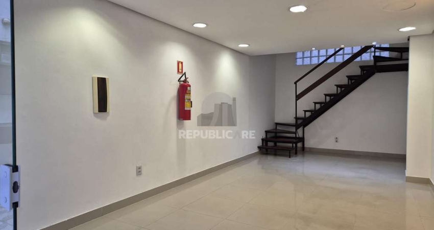 Sala reformada com Mezanino