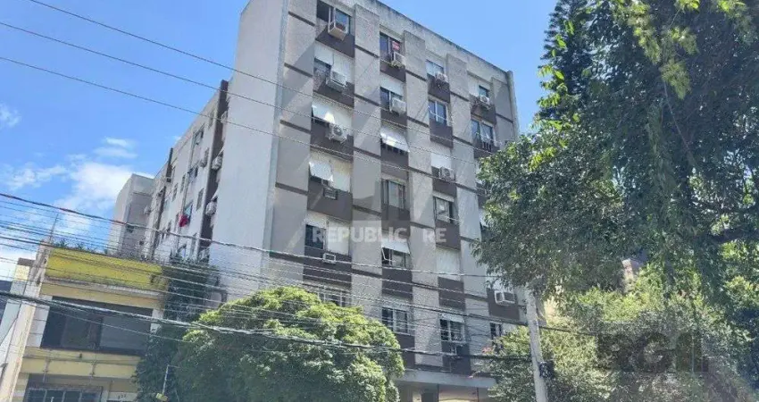 APARTAMENTO 3 DORMITÓRIOS COM SUÍTE E VAGA DE GARAGEM NO MIOLO DO CENTRO HISTÓRI