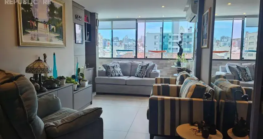 Cobertura à Venda em Petrópolis - 3 Dormitórios e 208m² de Área Privativa