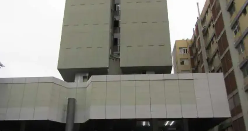 Apartamento à venda no centro histórico com 30 m² e 1 dormitório/quarto disponível.