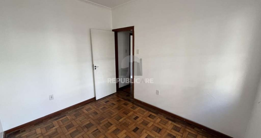 Apartamento térreo de 2 quartos no bairro Menino Deus em Porto Alegre
