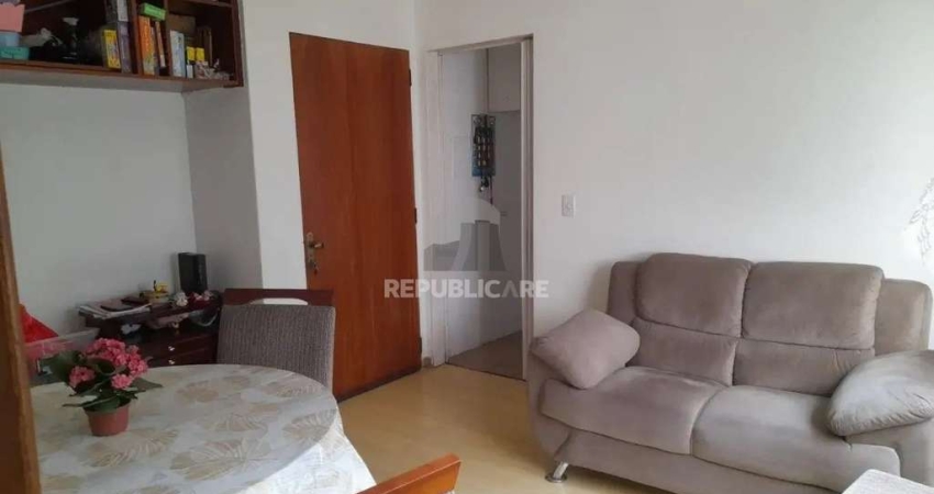 Apartamento com 02 dormitórios  com estacionamento convenção