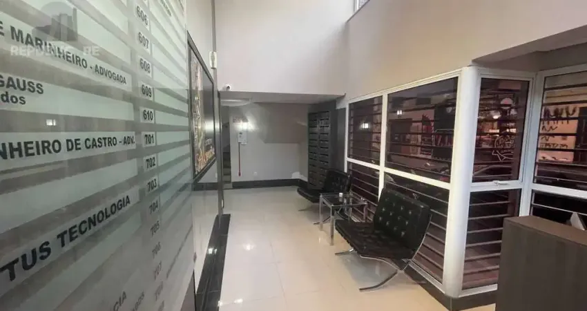 Escritório à venda no centro histórico com 29 m² de área útil disponível.