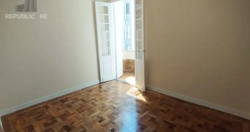 Apartamento à venda no centro histórico com 62 m² e 2 dormitórios/quartos disponíveis