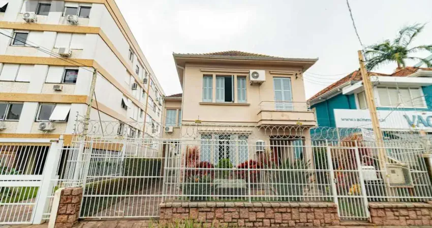 Casa residencial à venda no bairro menino deus com 297 m² e 4 dormitórios/quartos.