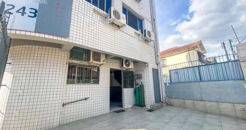 Edifício comercial à venda no menino deus com área de 168 m² disponível.