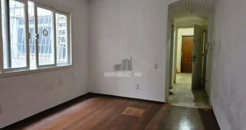 Apartamento com 74 m² ao lado da praça da encol