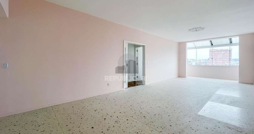 APARTAMENTO DE 146M², 3 DORMITÓRIOS, SACADA, 1 SUÍTE, 1 VAGA - CENTRO HISTÓRICO