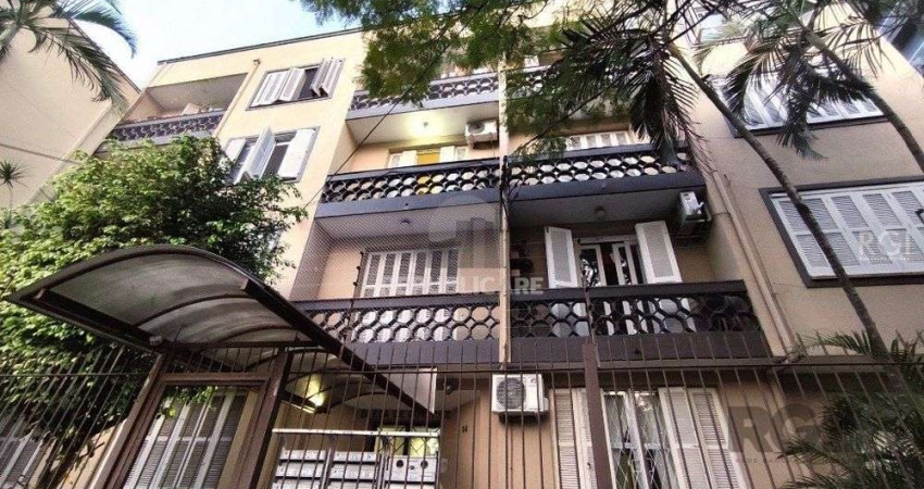 1 Dormitório reformado, com móveis fixos e vaga de garagem no Bairro Petrópolis