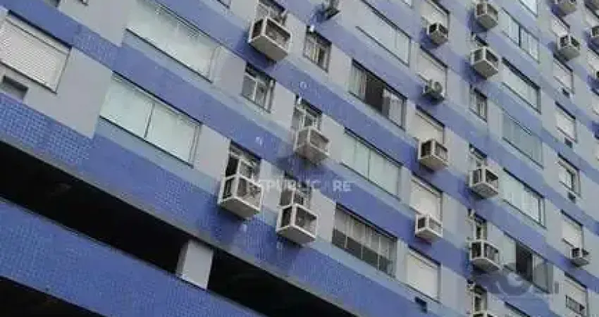 Box duplo, em prédio com Portaria 24 horas,rua Avaí,próximo Parque Farroupilha