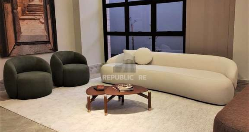 Excelente apartamento 2 dormitórios semi mobiliado no Mont`t Serrat