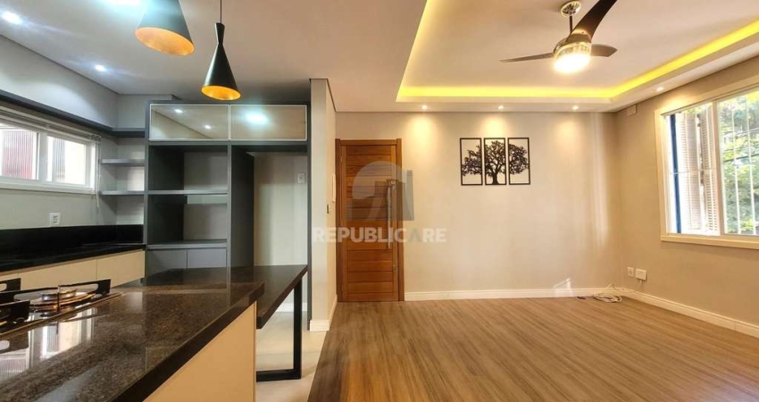 Lindo apartamento 2 dormitórios todo Reformado no Mont Serrat .