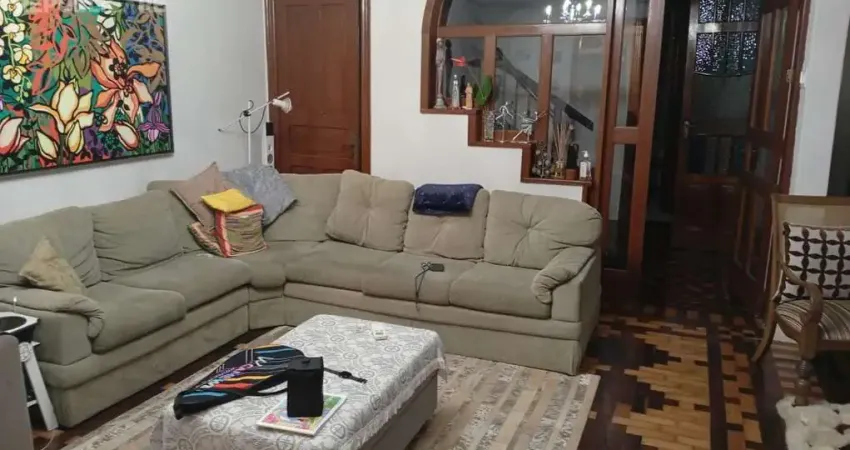 Excelente casa residencial para venda no bairro cidade baixa com 170 m² e 5 dormitórios/quartos.