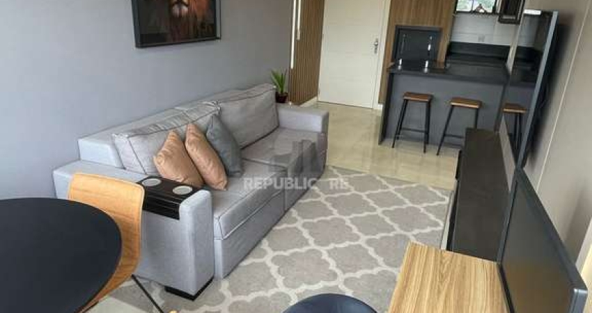 Apartamento de 1 Dormitório 43,21 m², garagem, 100% mobiliado