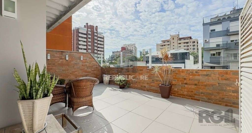 Cobertura de 3 quartos, suíte e 1 vaga de garagem no bairro Petrópolis em POA/RS