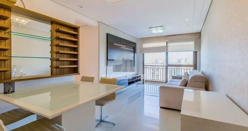 Apartamento mobiliado com lareira, suíte e sacada com vista definida
